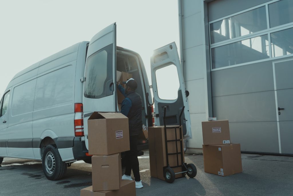 Transporte de paquetería urgente: la solución rápida y segura